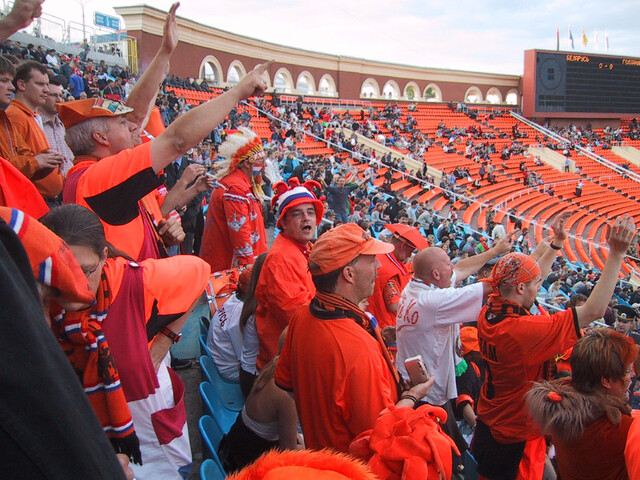 Override of the title oranje supporters