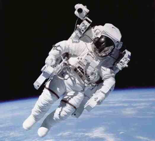 Override of the title astronaut