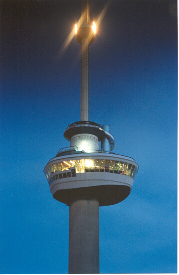 Override of the title De Euromast van de Rotterdamse architect Hugh Maaskant. De toren is gebouwd in 1960.