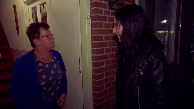 Raven Dorst op bezoek bij Nederlanders met open of dichte gordijnen