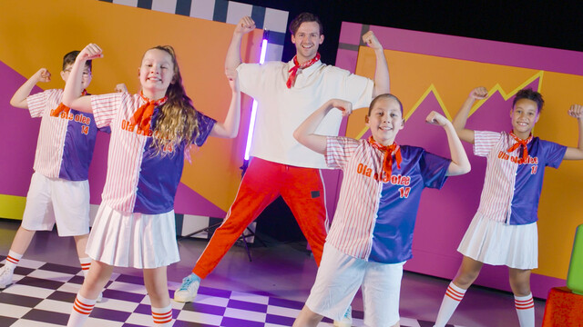 Ola ole olee (Koningsspelen dansles) - Kinderen voor Kinderen