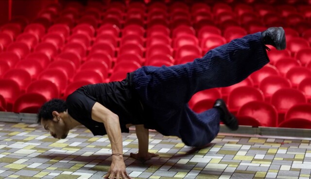 Override of the title Podium Dans Backstage - Patrick-Karijowidjojo---ISH-Dance-Collective