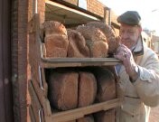 Ons dagelijks brood (Op zwart zaad)