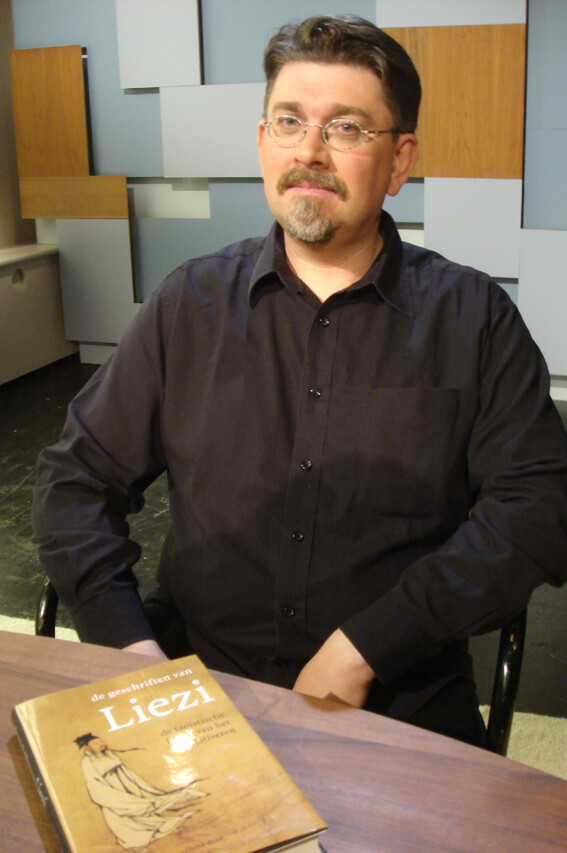 Jan de Meyer met zijn boek